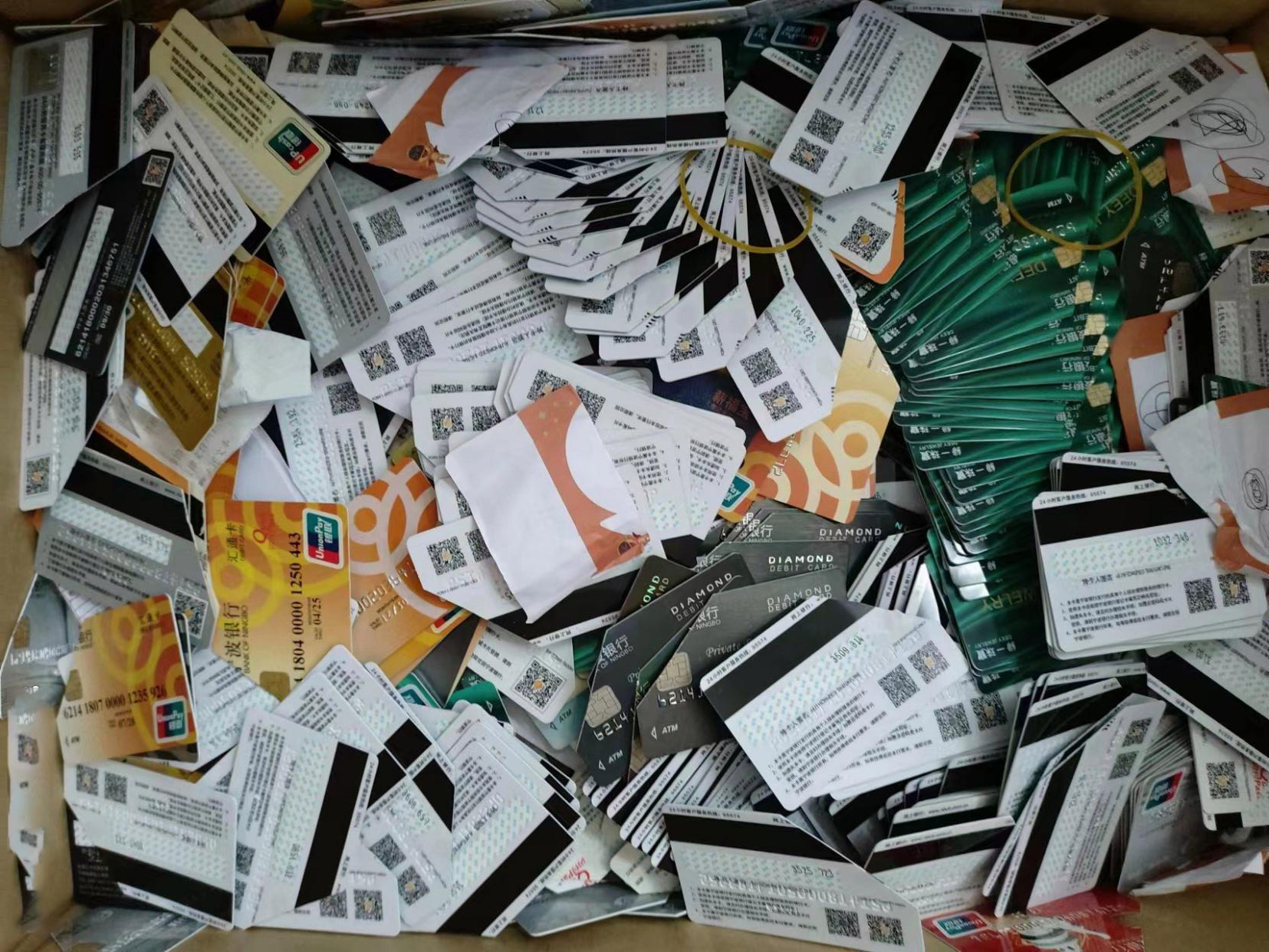 佛山顺德IC卡银行卡销毁，废电器电子产品回收销毁公司